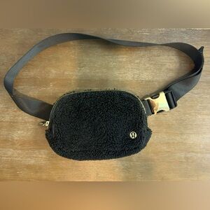 lululemon athletica Black Fleece Crossbody Bag